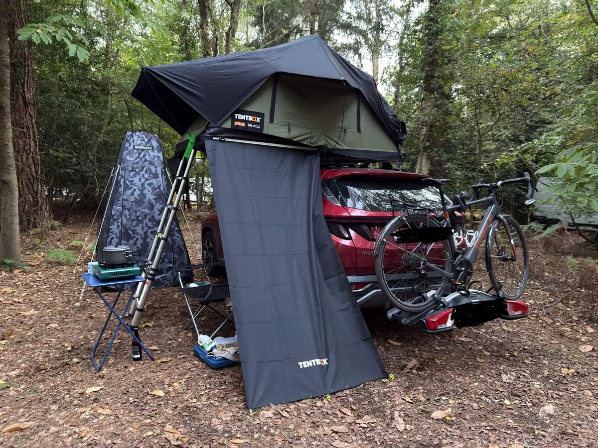 TentBox Lite Windbreak - A sheltering wall for your roof tent