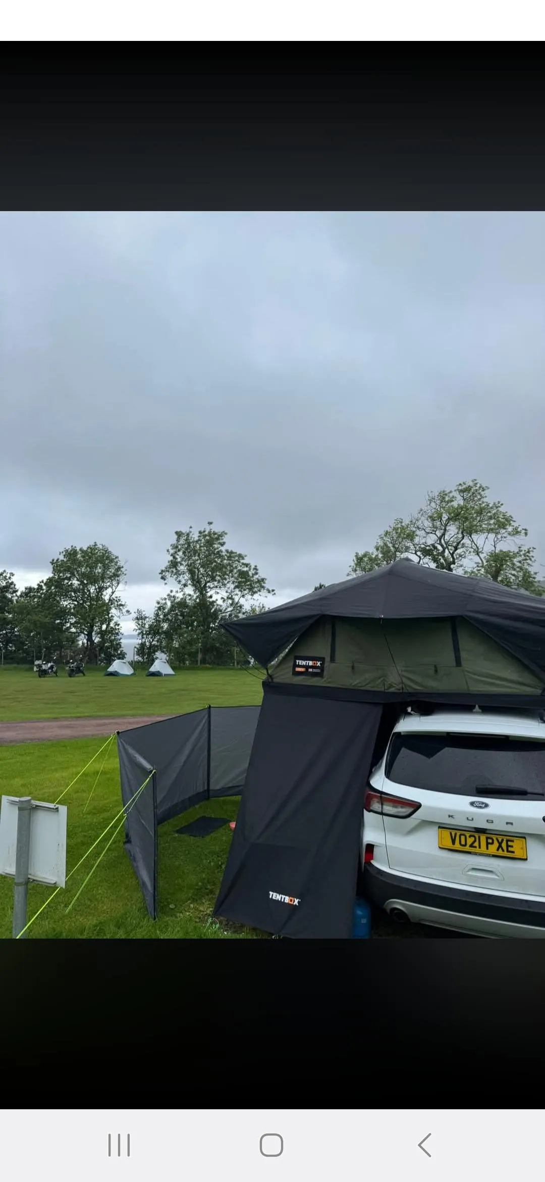 TentBox Lite Windbreak - A sheltering wall for your roof tent