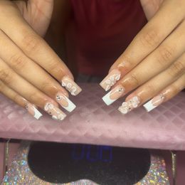 Dynamic White Gel Polish (High-pigmented White Shellac Gel Color)
