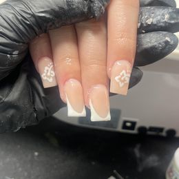 Dynamic White Gel Polish (High-pigmented White Shellac Gel Color)