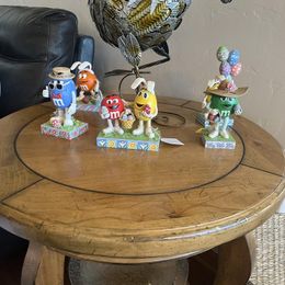 M&M'S Green Character w/Basket – Jim Shore