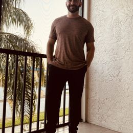 These pants fit better then anything I’ve ever placed on my body! The packaging was very elegant wrapped like a beautiful gift. I would hig…