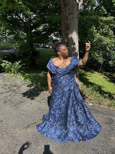 Durant Floral Jacquard Gown – Tadashi Shoji Official Online Boutique