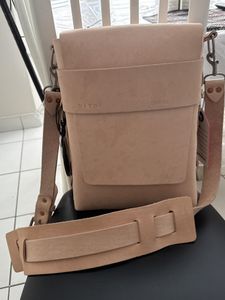 ColsenKeane No. 820 Classic Leather Bag | 8/9oz Full Grain