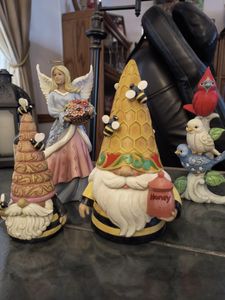 Beehive Hat Gnome Figurine – Jim Shore
