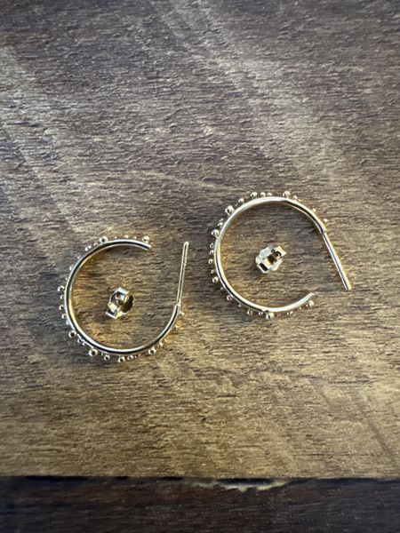 Customer photo of 14K/18K Medium Gold Hoop
