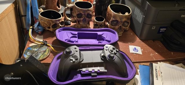 Vagabond V1 Hardshell Gaming Controller Travel Case - Protective Shockproof Carrying Bag